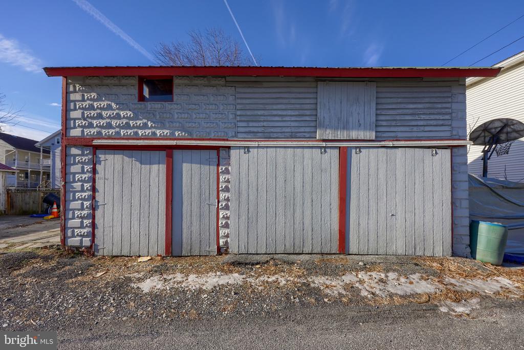 115 W FULTON STREET