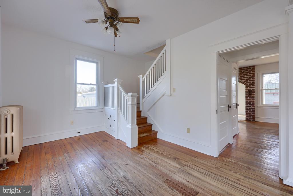 115 W FULTON STREET