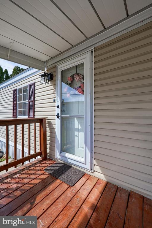 7 DOUGLASS LANE