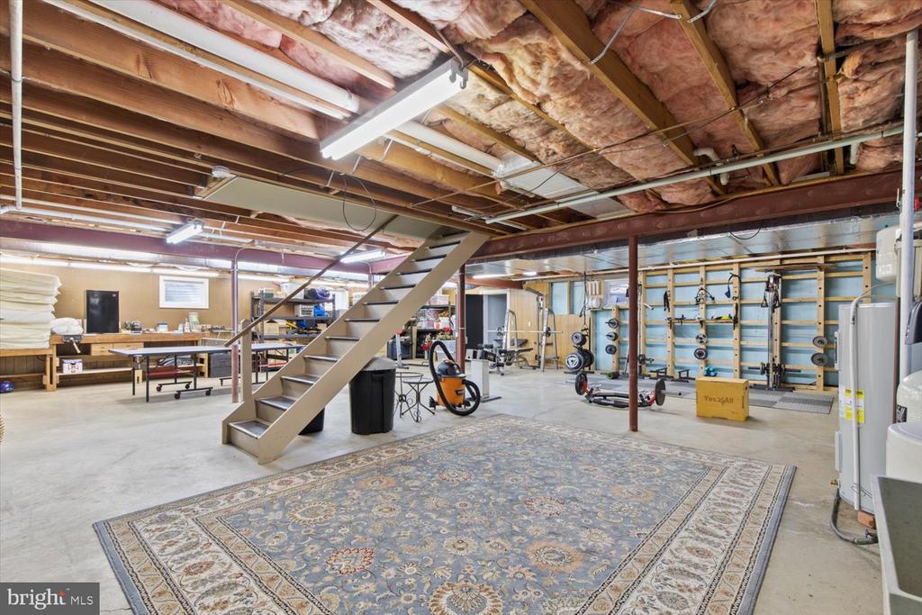 702 BUCKWOOD LANE