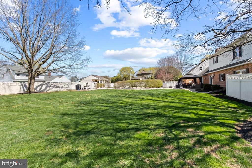 702 BUCKWOOD LANE