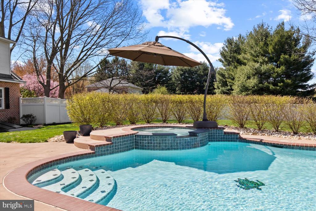 702 BUCKWOOD LANE