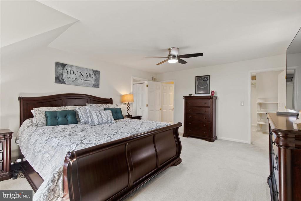 702 BUCKWOOD LANE