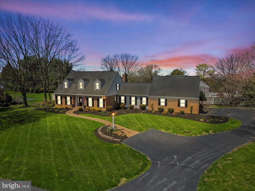 702 BUCKWOOD LANE