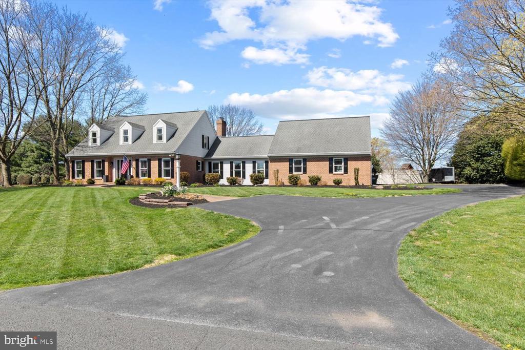 702 BUCKWOOD LANE