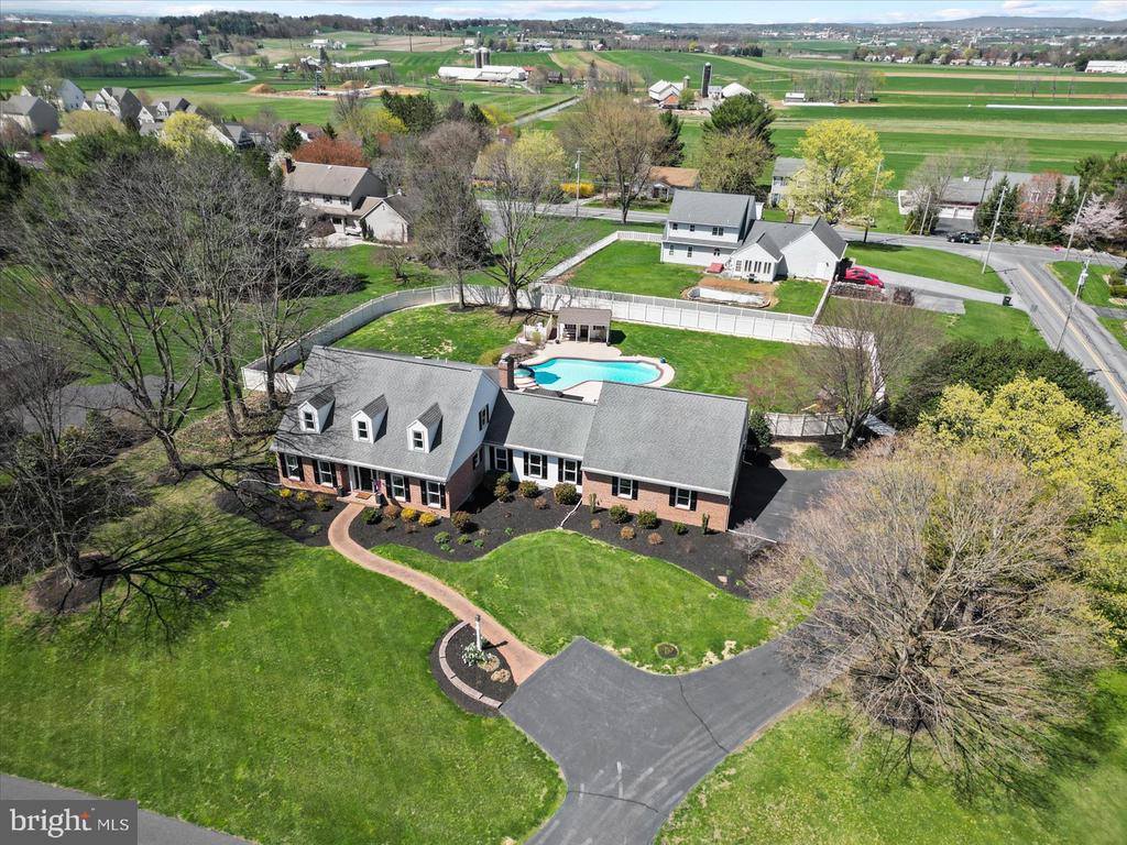 702 BUCKWOOD LANE