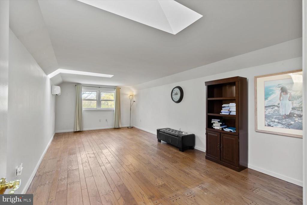 702 BUCKWOOD LANE
