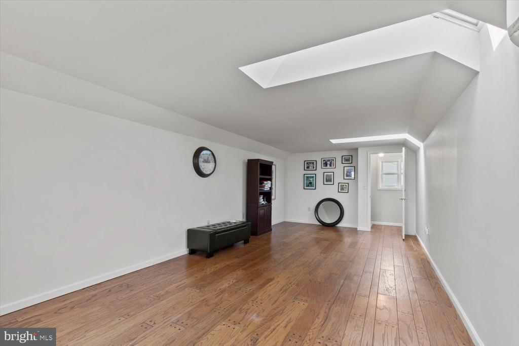 702 BUCKWOOD LANE