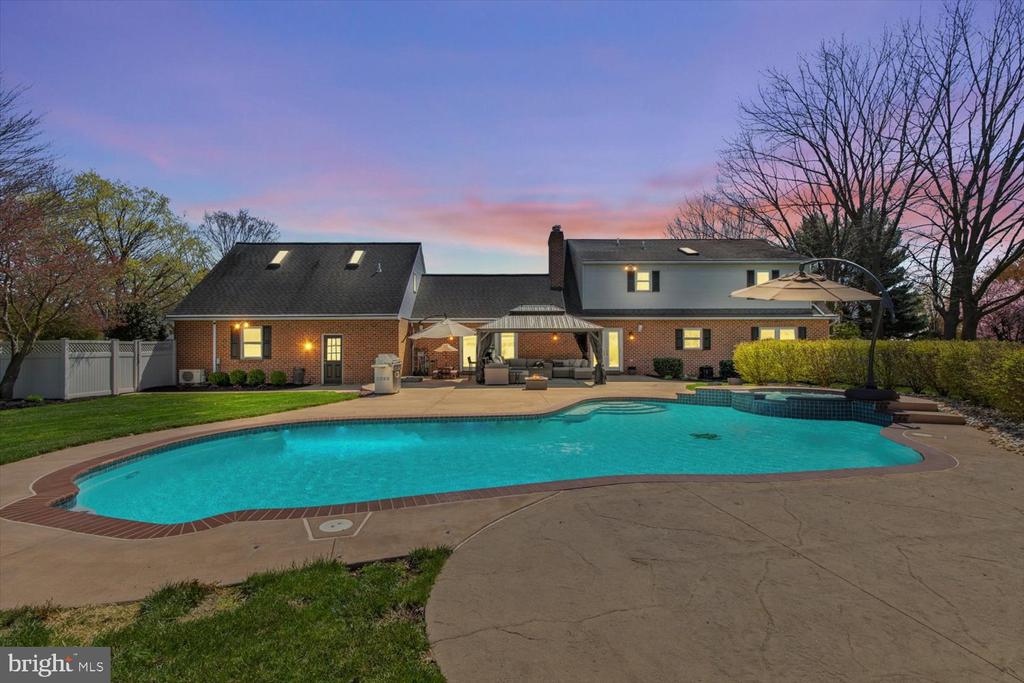 702 BUCKWOOD LANE