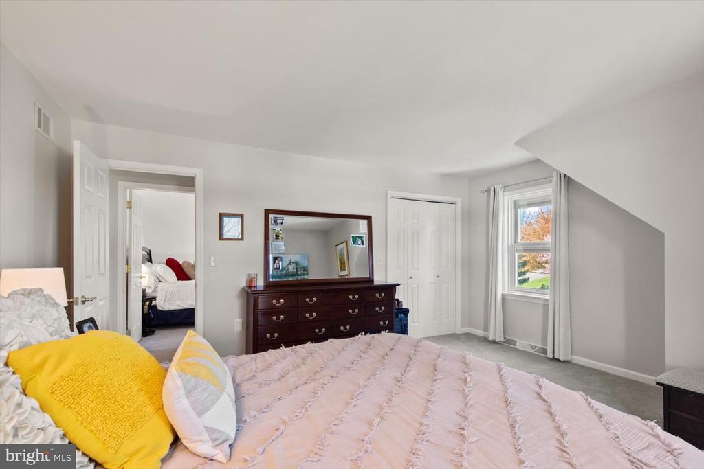 702 BUCKWOOD LANE