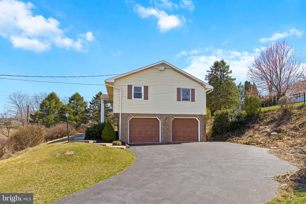 610 W CHURCH ROAD