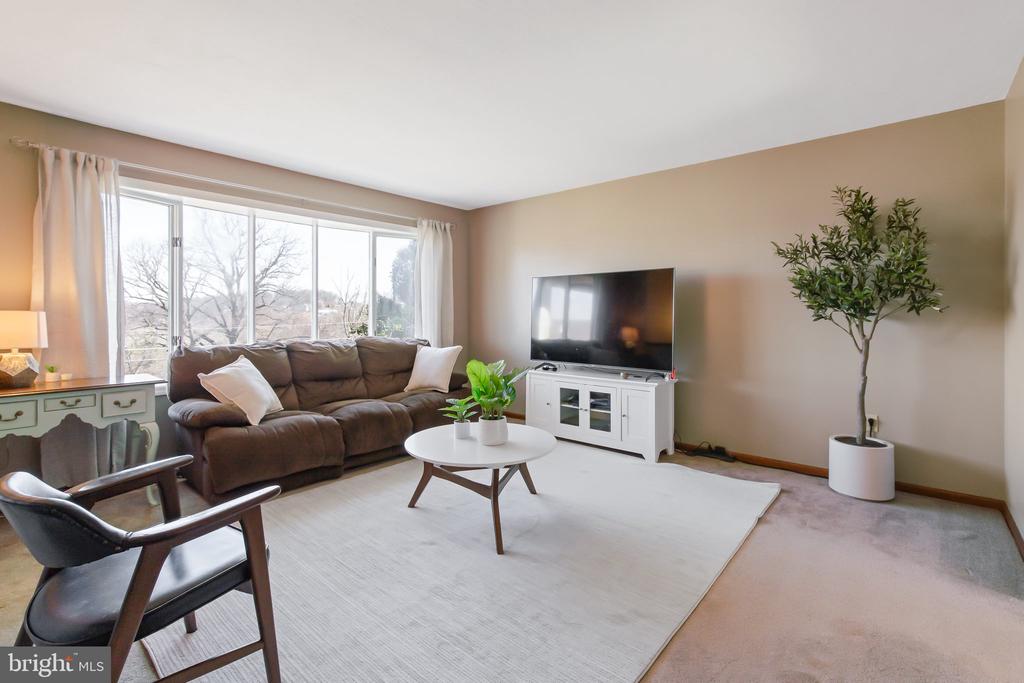 610 W CHURCH ROAD