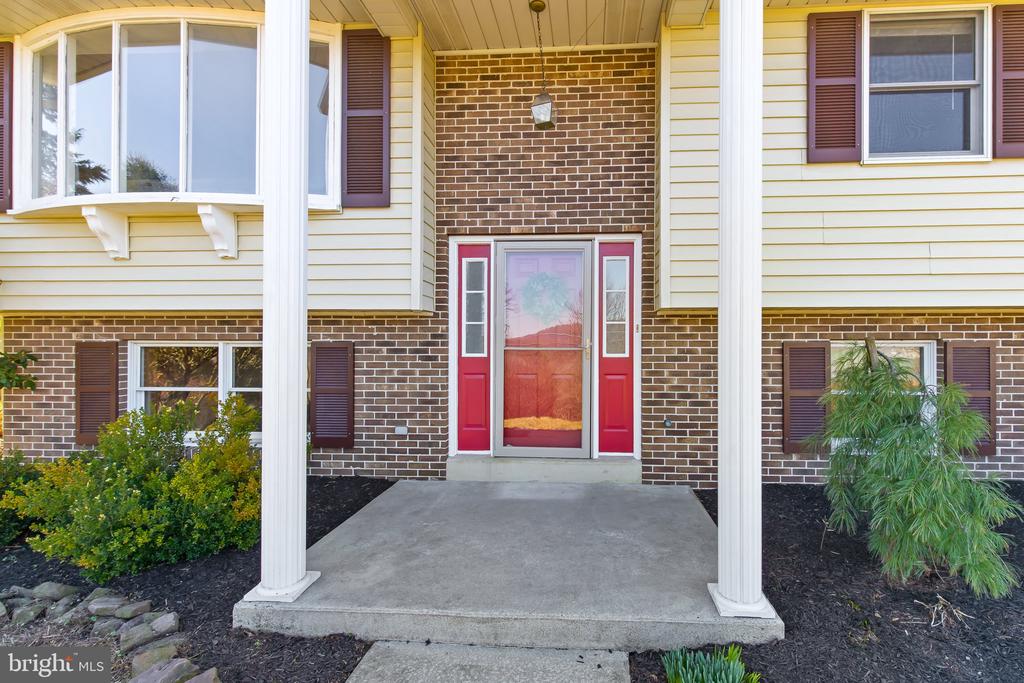 610 W CHURCH ROAD