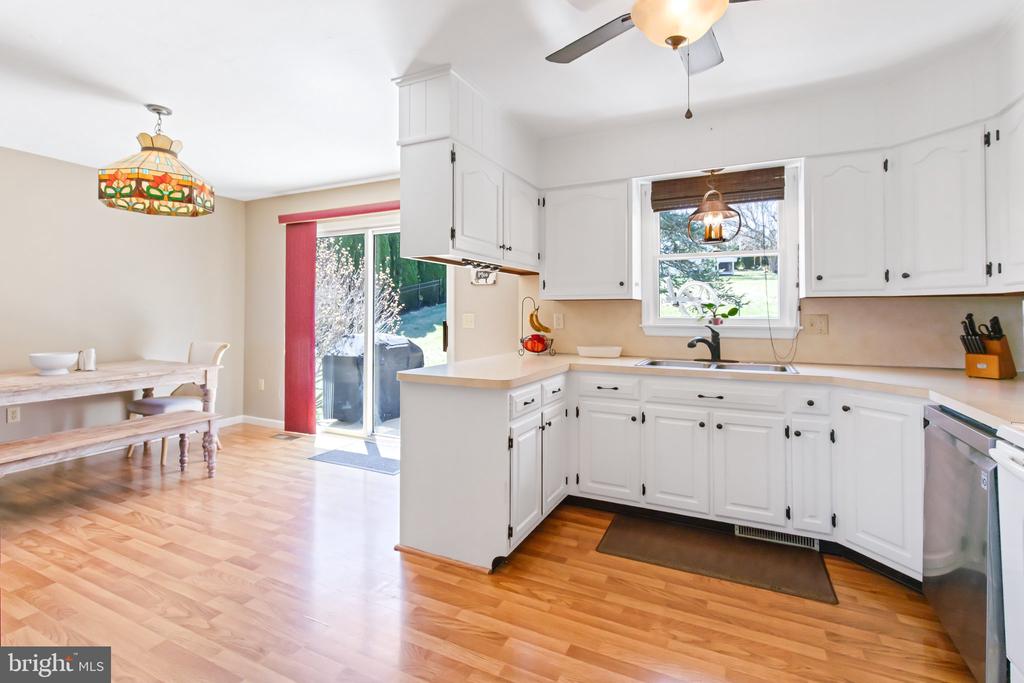 610 W CHURCH ROAD