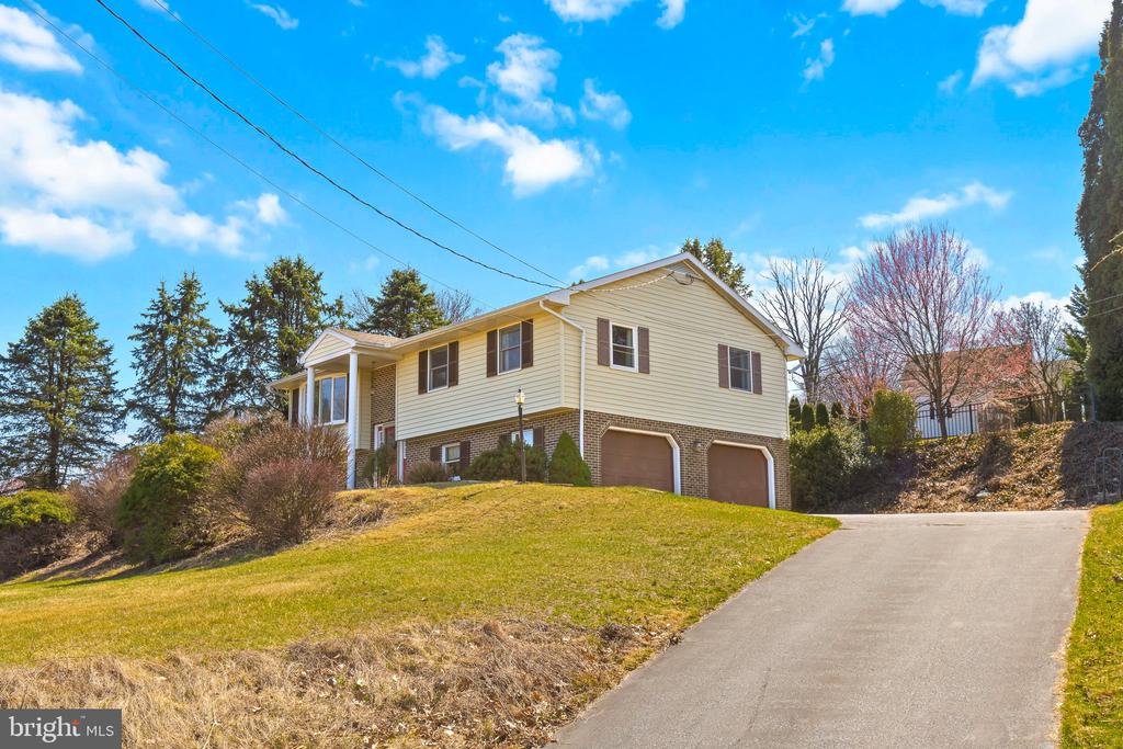 610 W CHURCH ROAD