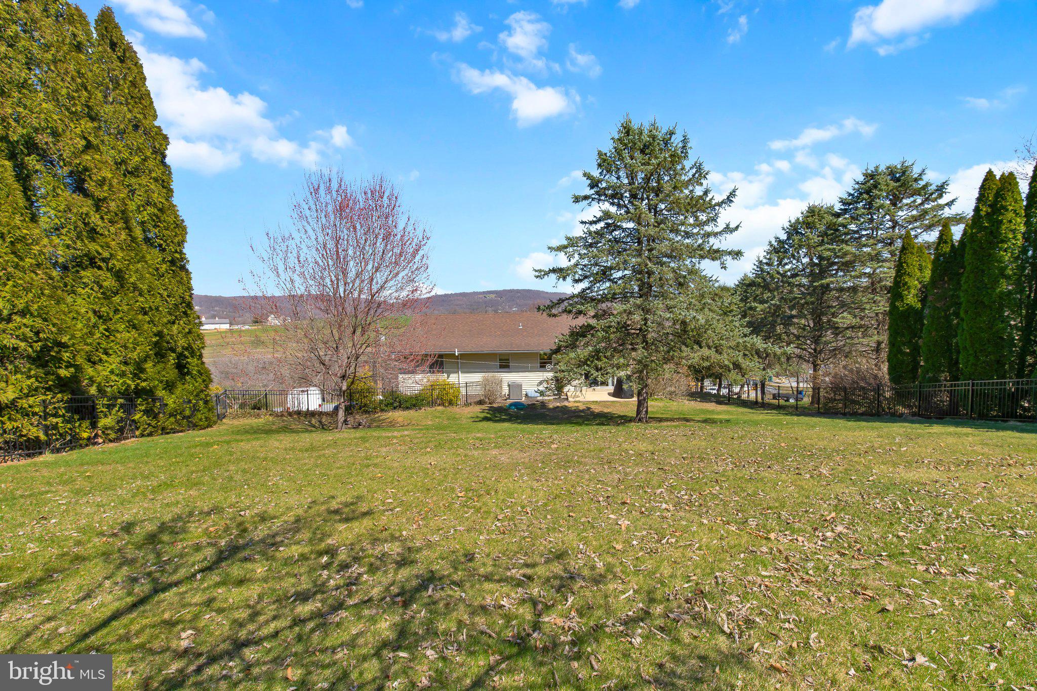 610 W CHURCH ROAD