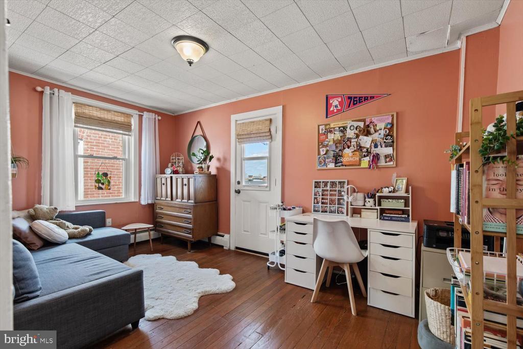 609 PEARL STREET