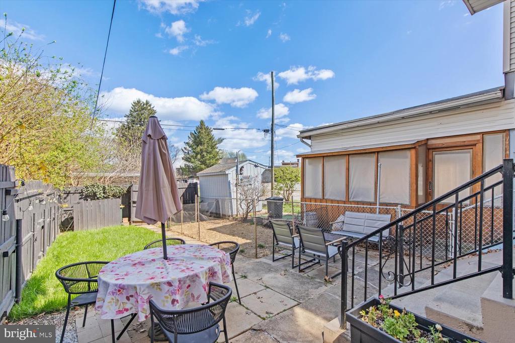 609 PEARL STREET