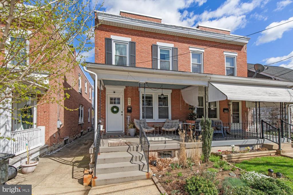 609 PEARL STREET
