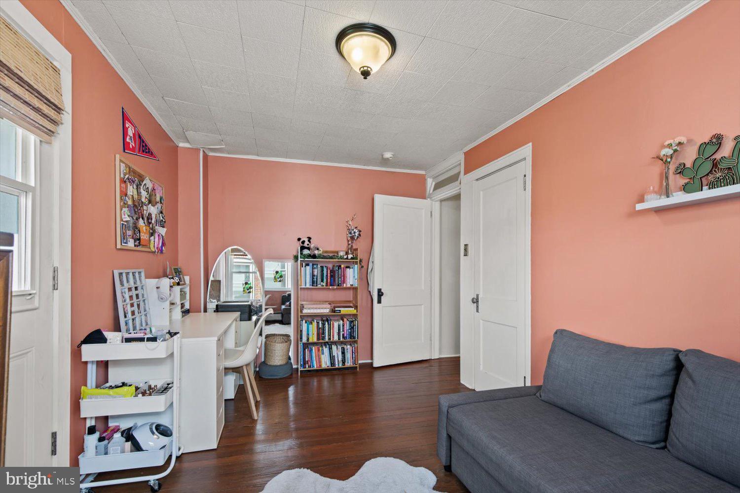 609 PEARL STREET