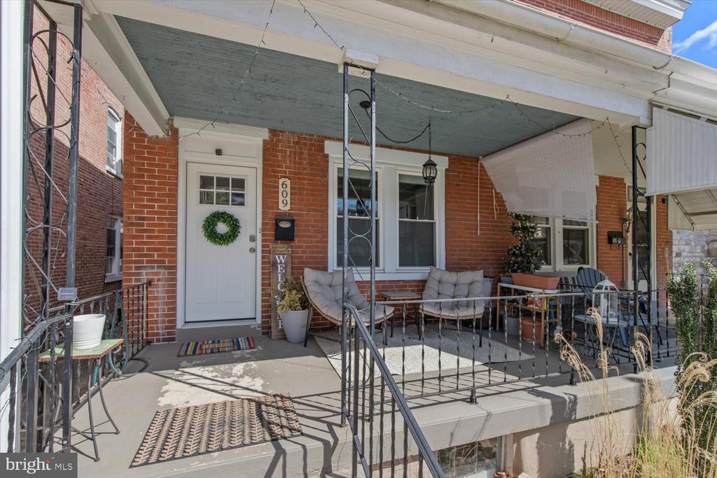609 PEARL STREET