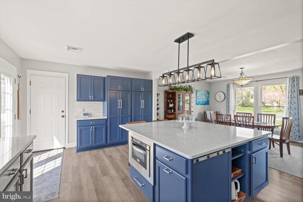 212 PETERSBURG ROAD