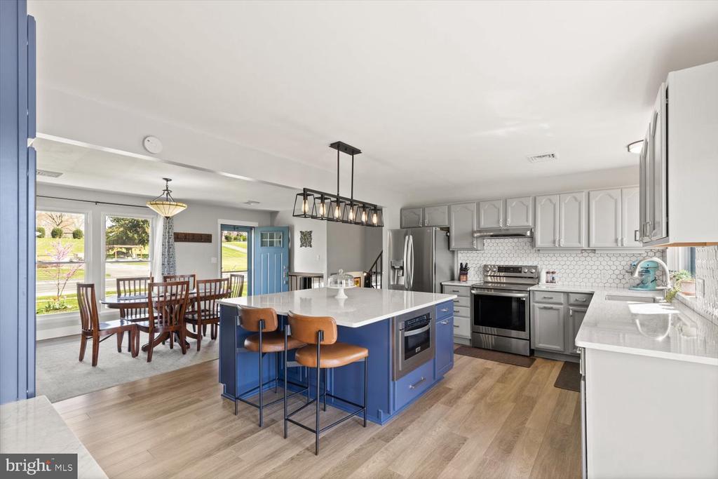 212 PETERSBURG ROAD