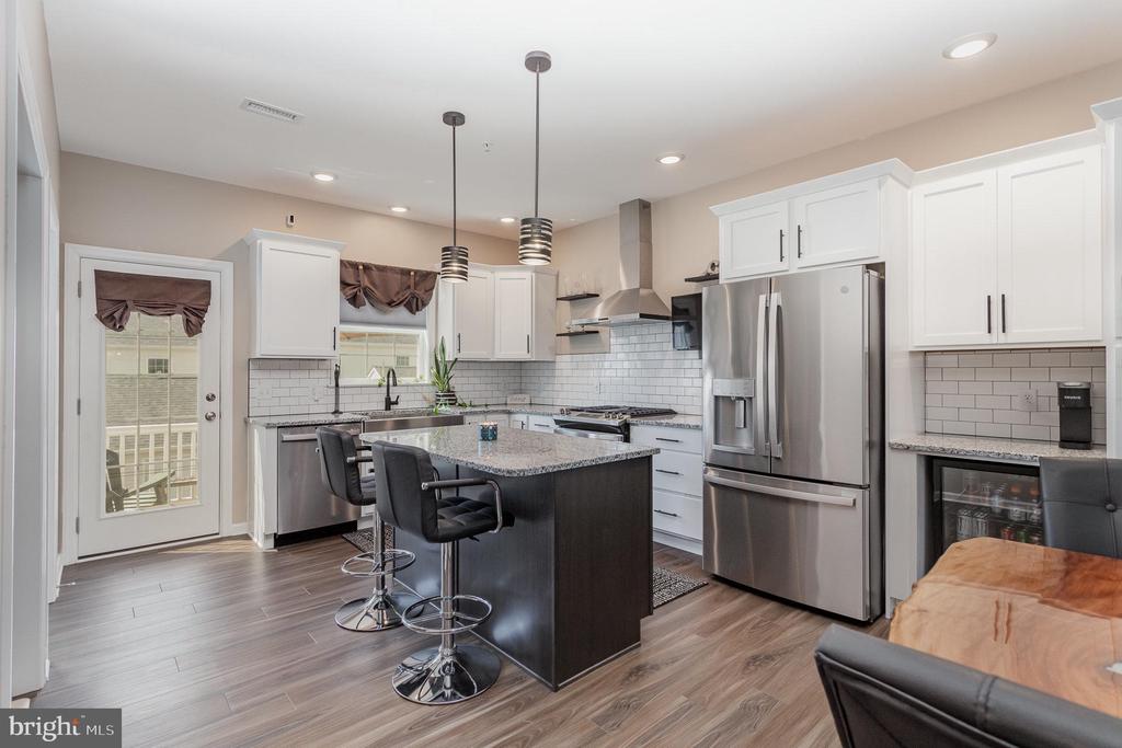 2445 ARTESIAN WAY