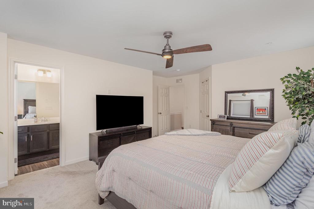 2445 ARTESIAN WAY