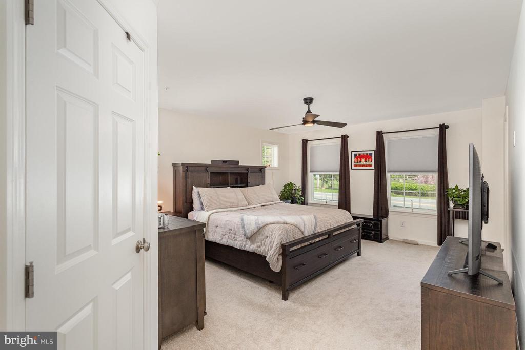 2445 ARTESIAN WAY