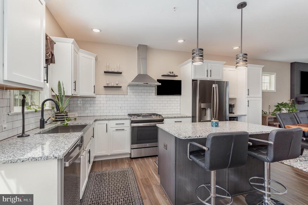 2445 ARTESIAN WAY