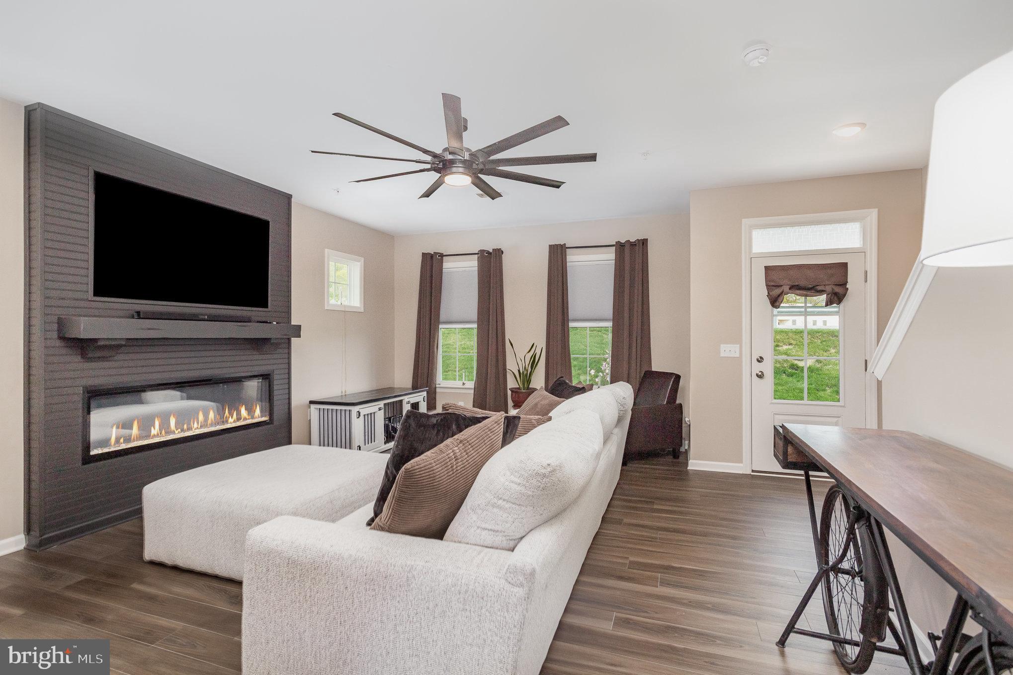 2445 ARTESIAN WAY