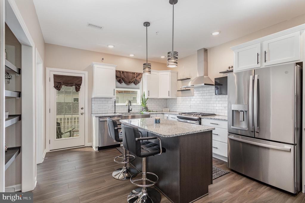 2445 ARTESIAN WAY