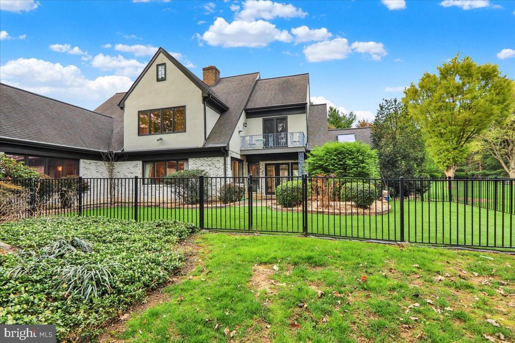 520 STONEHENGE DRIVE
