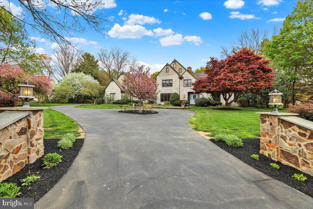 520 STONEHENGE DRIVE