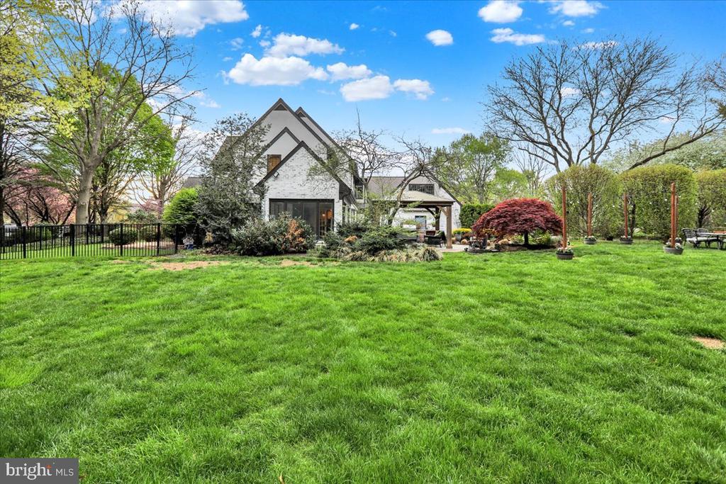 520 STONEHENGE DRIVE