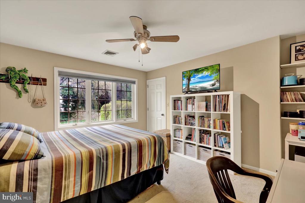 520 STONEHENGE DRIVE