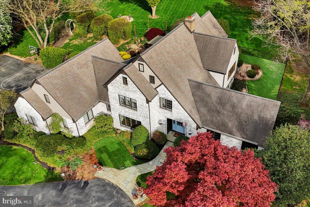 520 STONEHENGE DRIVE