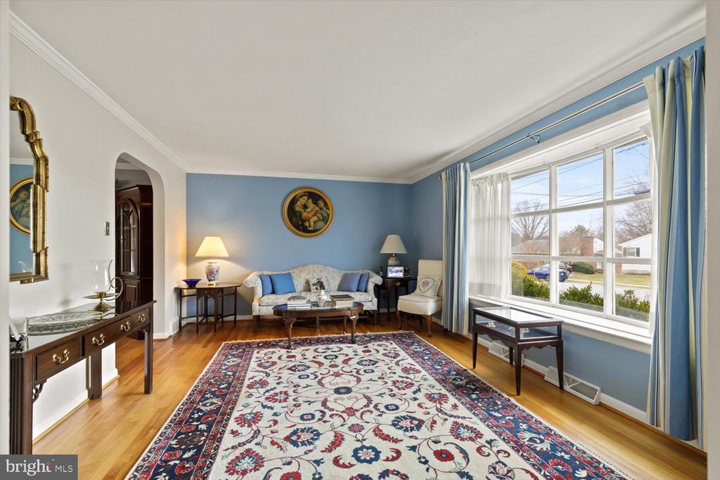436 MANOR VIEW DRIVE