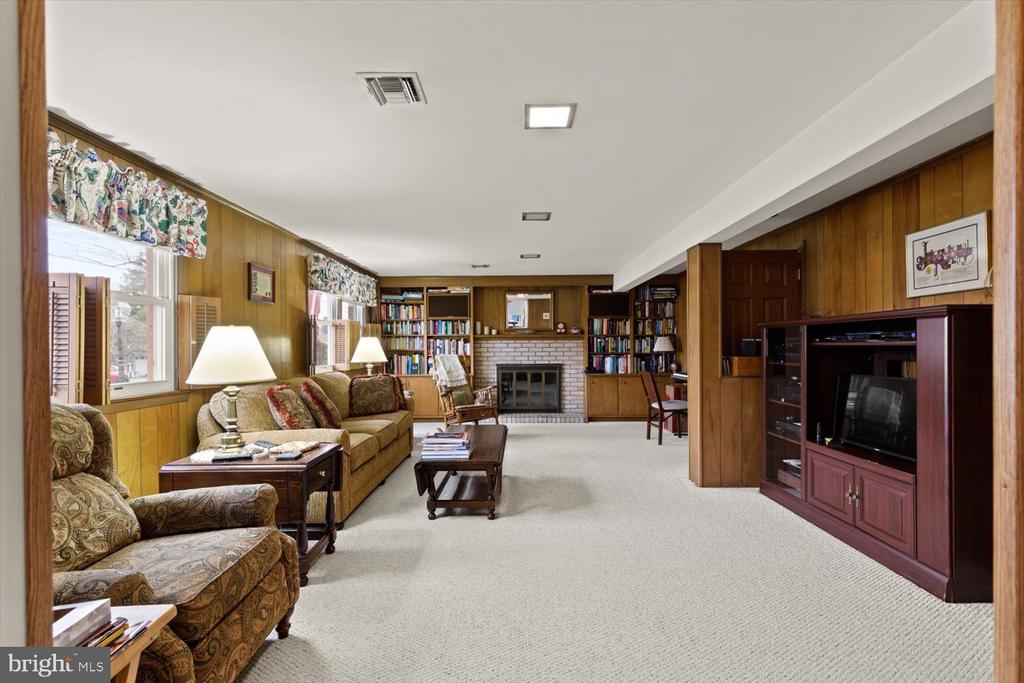 436 MANOR VIEW DRIVE
