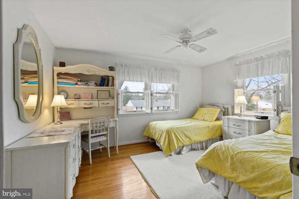 436 MANOR VIEW DRIVE