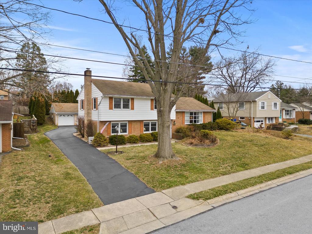 436 MANOR VIEW DRIVE