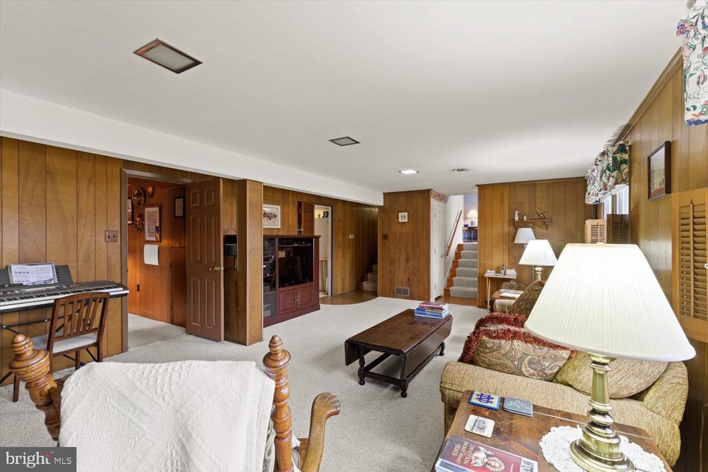 436 MANOR VIEW DRIVE