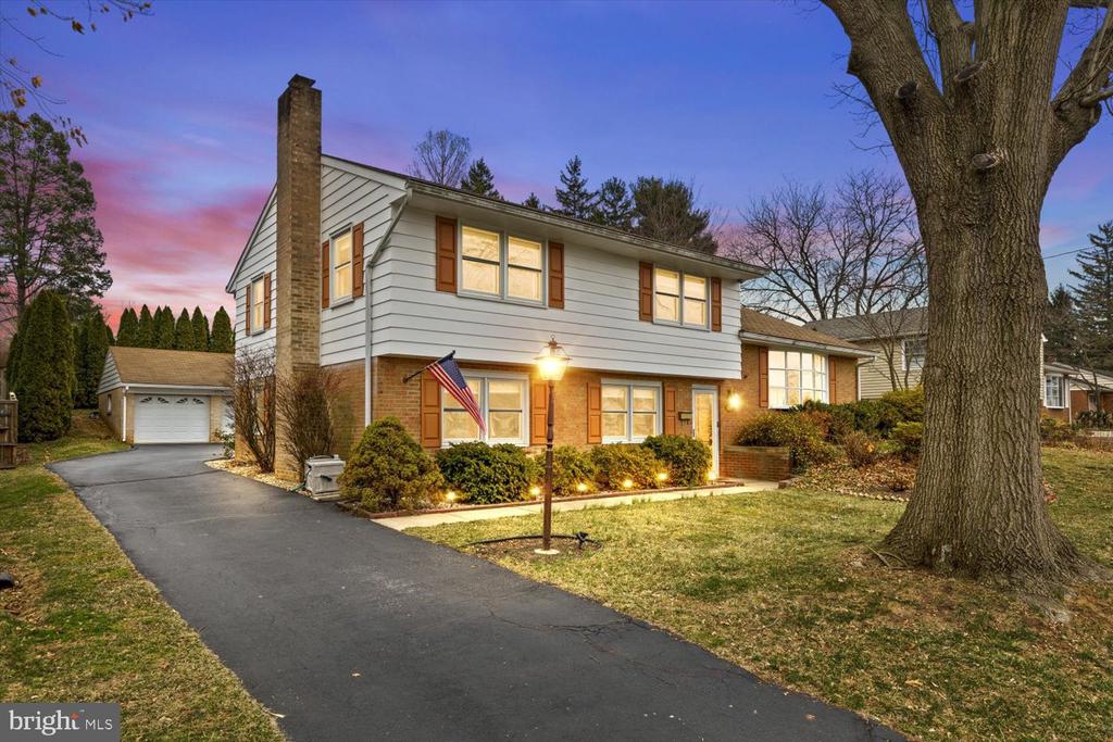 436 MANOR VIEW DRIVE