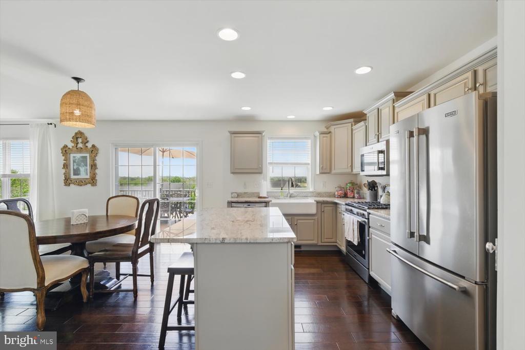 3931 ARCHER LANE