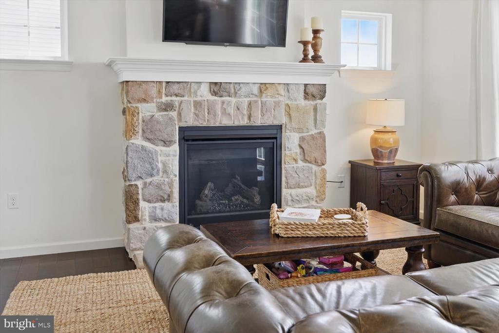 3931 ARCHER LANE