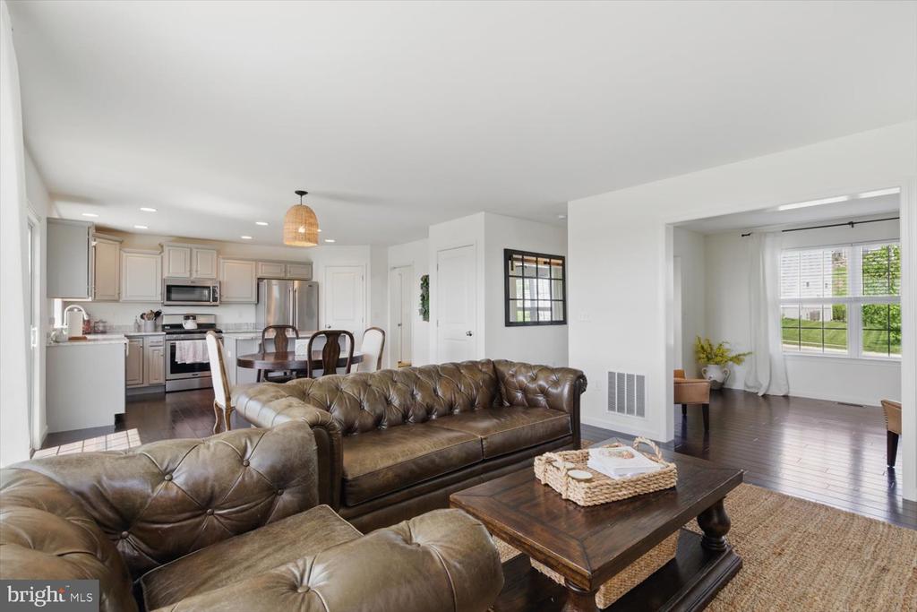 3931 ARCHER LANE