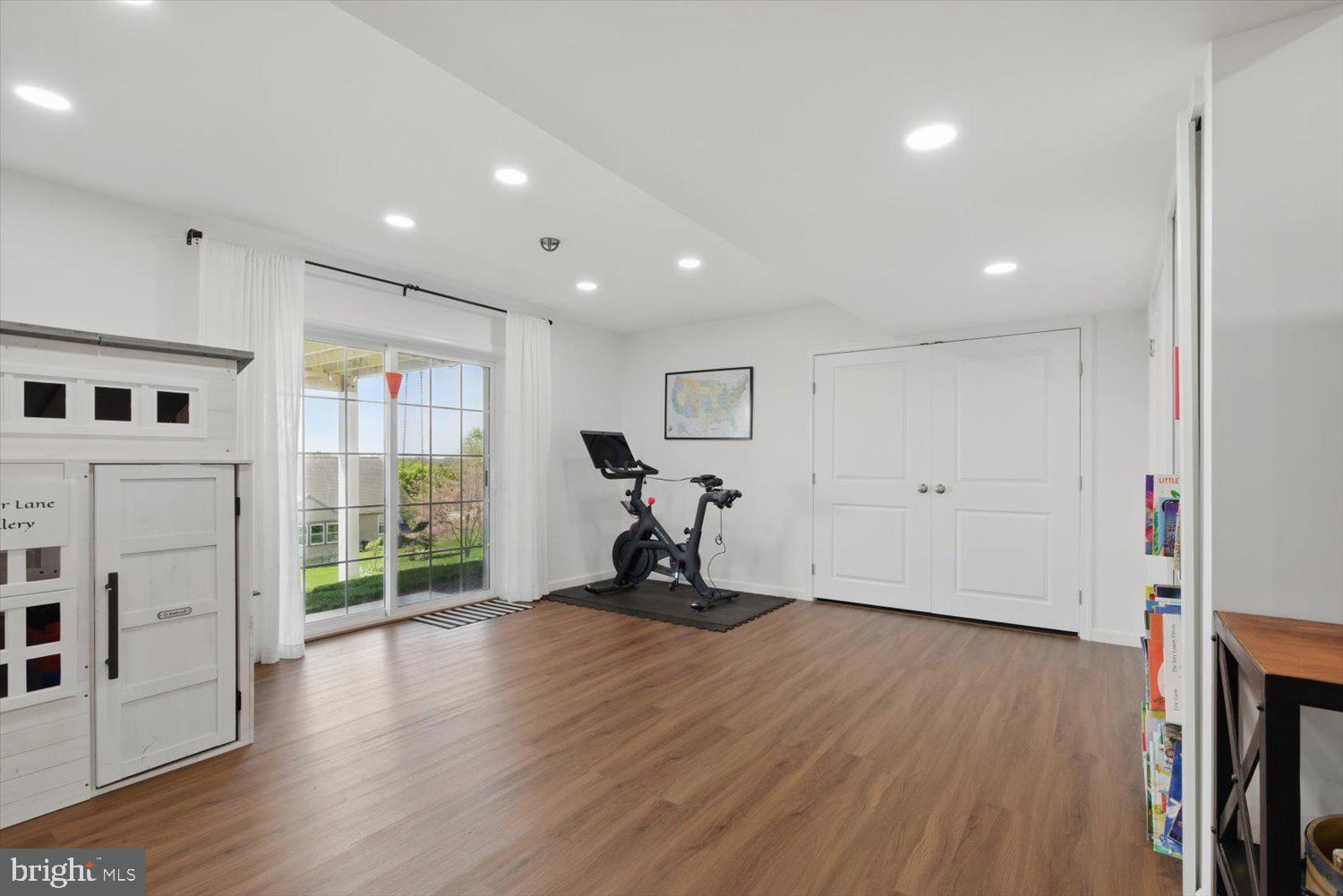 3931 ARCHER LANE