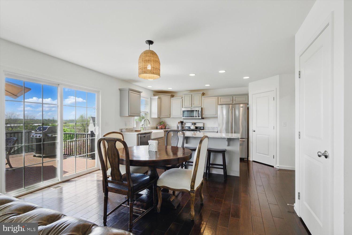 3931 ARCHER LANE