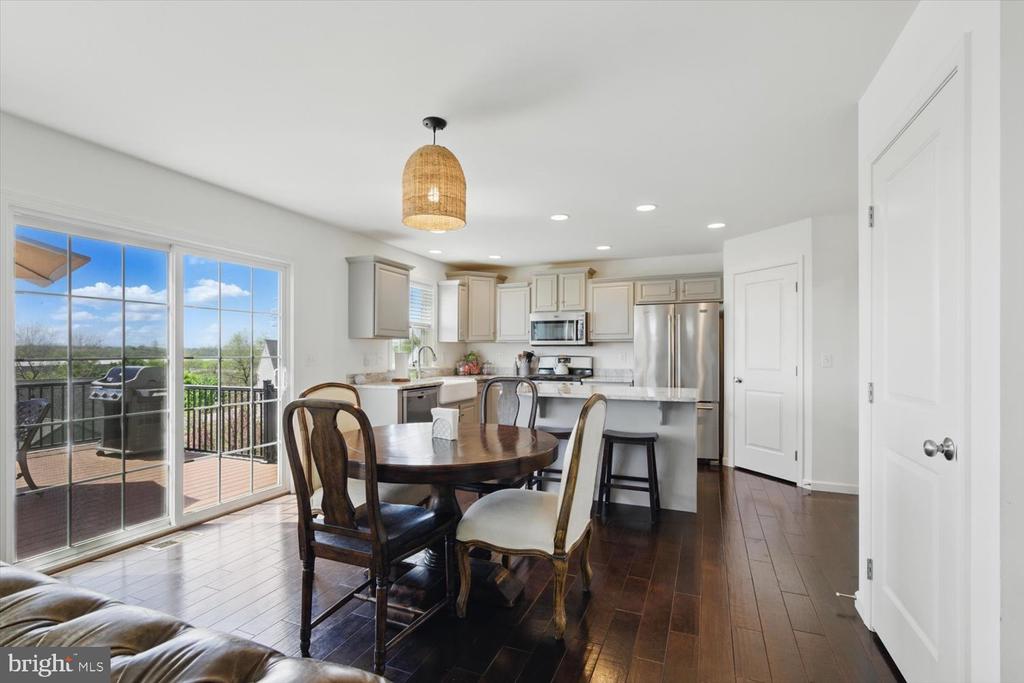 3931 ARCHER LANE